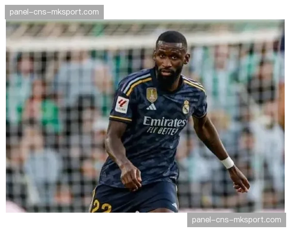 特写：吕迪格门线极限解围，力保皇马在伊蒂哈德球门不失